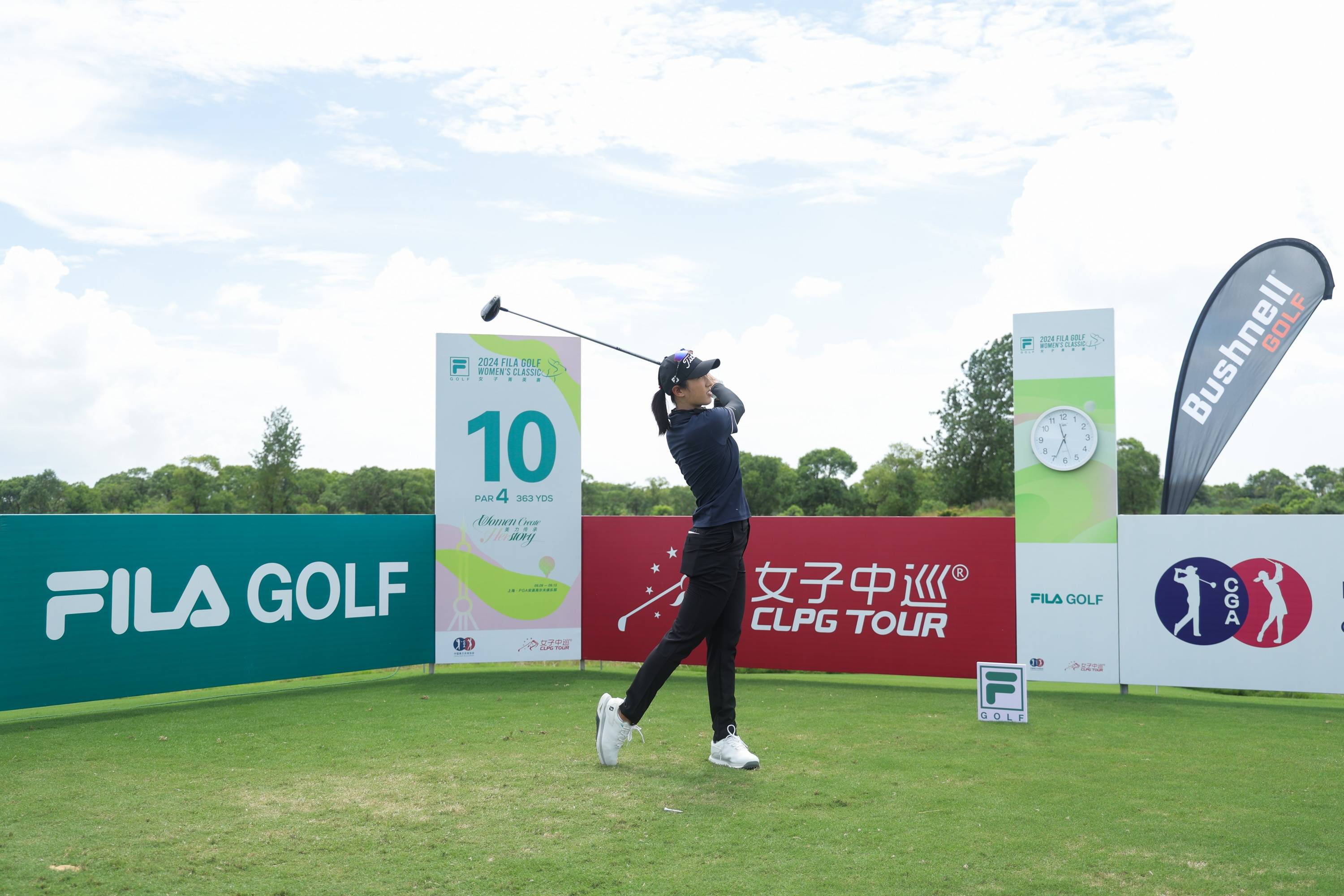 包含高尔夫选手刷新世界纪录，震撼全场的词条