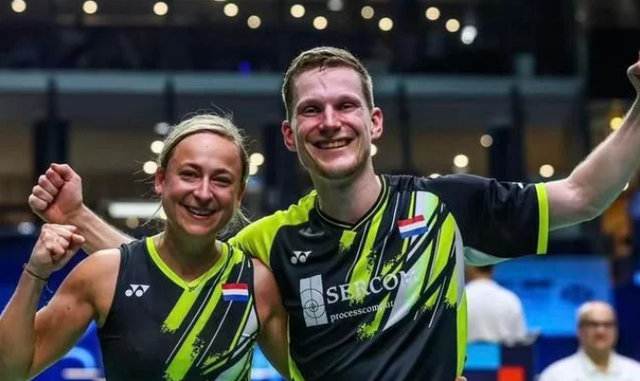 包含泰国队横扫德国队,郑思维惊艳四座的词条 包含泰国队横扫德国队,郑思维惊艳四座的词条