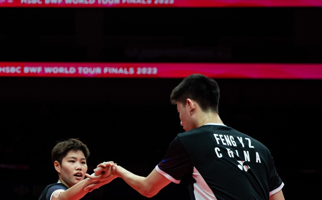 法国队横扫日本队,陈雨菲扛起全队 法国队横扫日本队,陈雨菲扛起全队