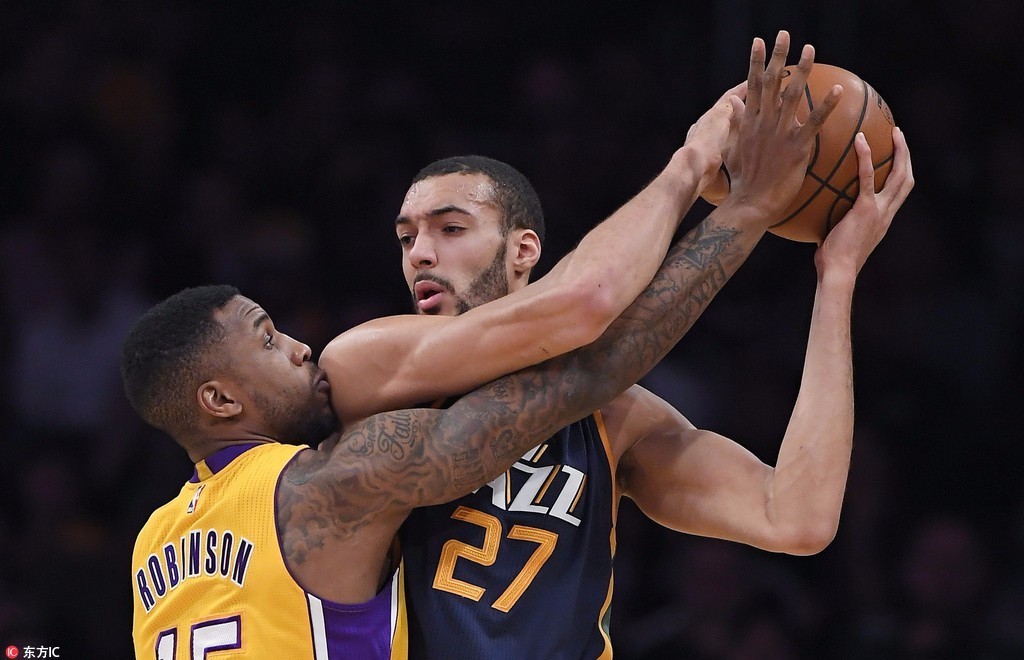 索伯车队绝杀威廉姆斯，拉塞尔统治全场