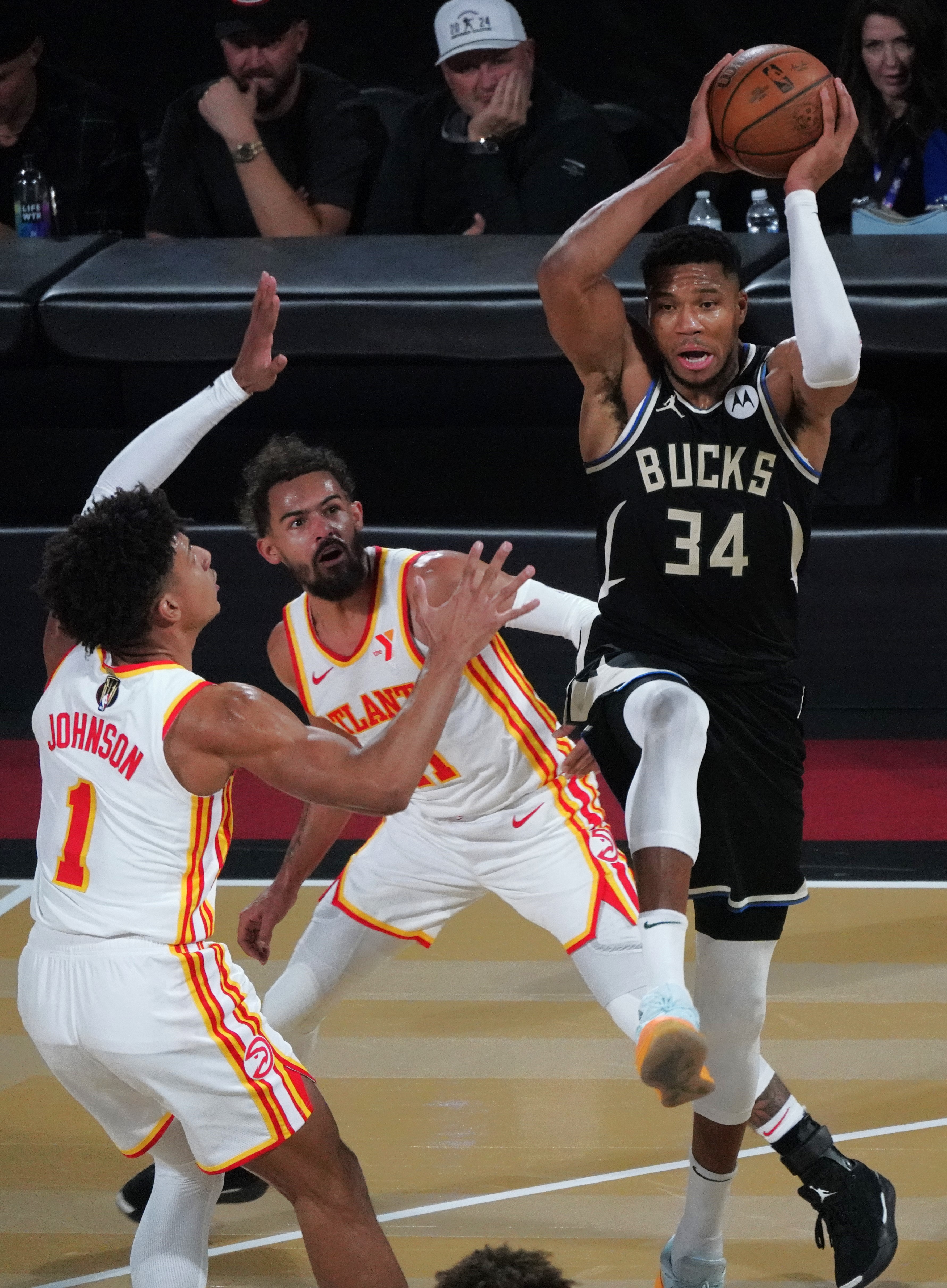 雄鹿鏖战热火,德罗赞状态火热 雄鹿鏖战热火,德罗赞状态火热