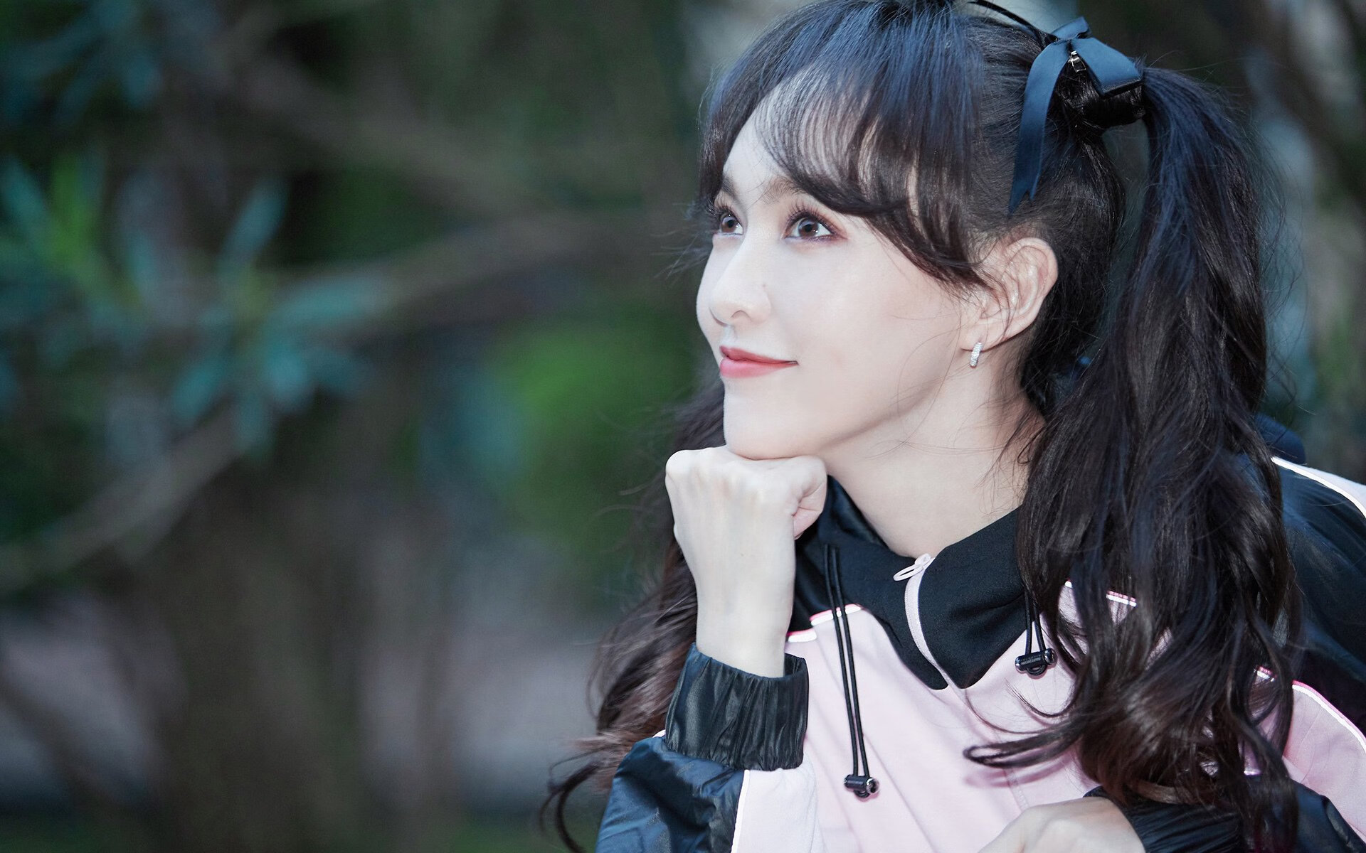 跨界巅峰对决，猛龙力克新疆队，莫兰特高光表现定义新传奇