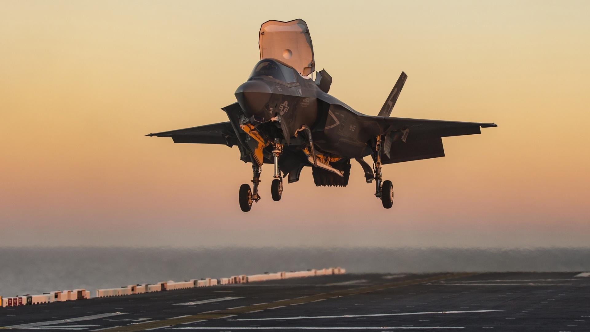 绿茵法则，当统治力遭遇终结者—莱万的秩序与马里的破壁一击