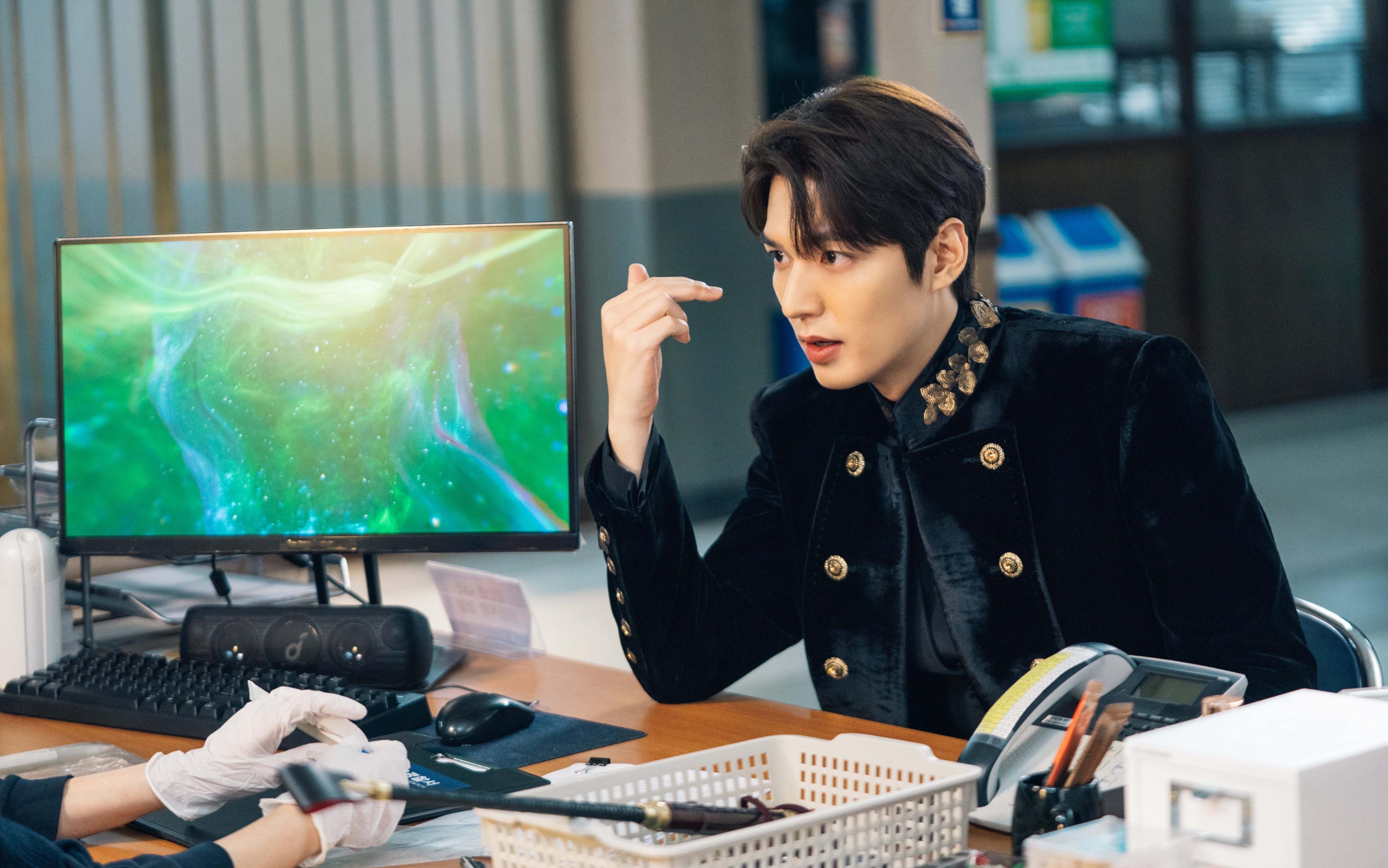 未来战士降临，当字母哥将比赛变成个人能力的展览馆